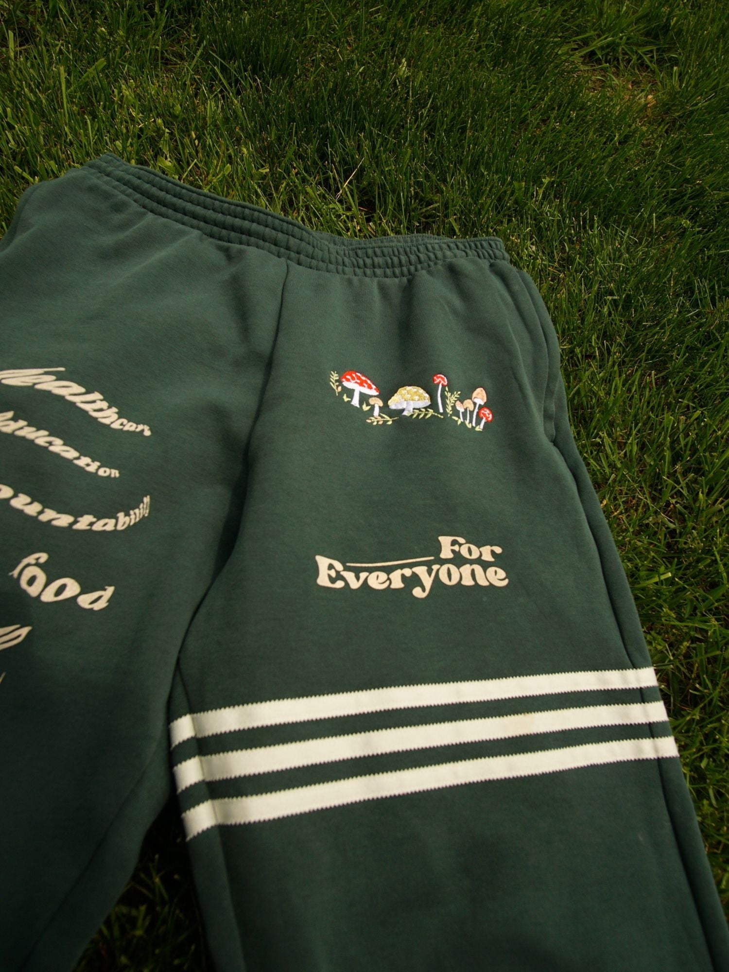 1:1 Spruce Embroidered Sweatpants
